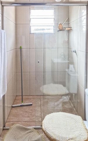 Casa à venda com 127m², 3 quartos e 2 vagas Casa à venda com 127m², 3 quartos e 2 vagasBanheiro da Edícula