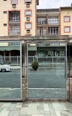 Apartamento para alugar com 57m², 2 quartos e 1 vaga Apartamento para alugar com 57m², 2 quartos e 1 vagaFachada