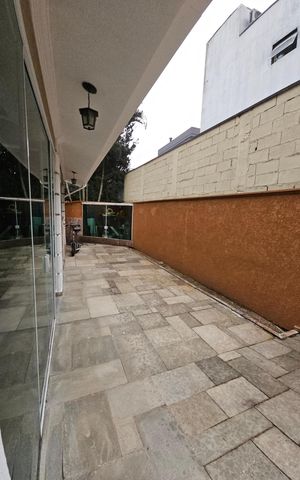 Casa de condomínio para alugar com 300m², 5 quartos e 4 vagasQuintal