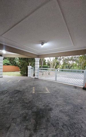 Casa de condomínio para alugar com 300m², 5 quartos e 4 vagasGaragem
