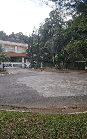 Casa de condomínio para alugar com 300m², 5 quartos e 4 vagasVista da Rua