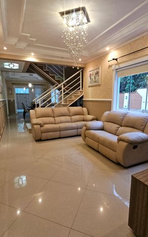 Casa de condomínio para alugar com 300m², 5 quartos e 4 vagasSala