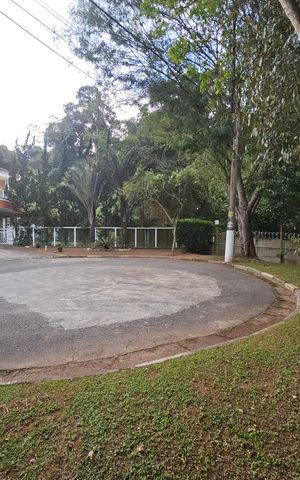Casa de condomínio para alugar com 300m², 5 quartos e 4 vagasVista da Rua