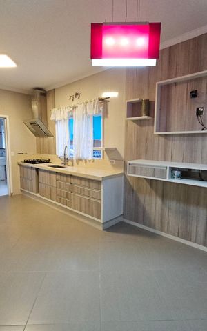 Casa de condomínio para alugar com 300m², 5 quartos e 4 vagasSala