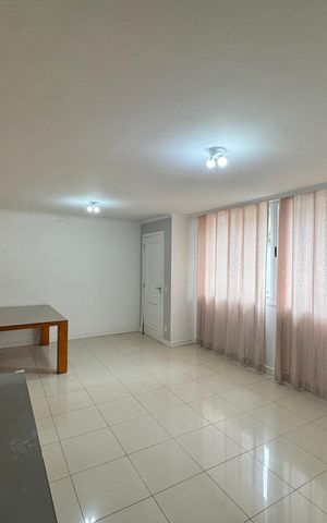 Casa para alugar com 226m², 4 quartos e 2 vagas Casa para alugar com 226m², 4 quartos e 2 vagasSala