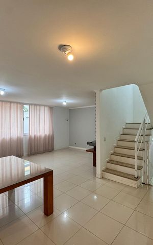 Casa para alugar com 226m², 4 quartos e 2 vagas Casa para alugar com 226m², 4 quartos e 2 vagasSala