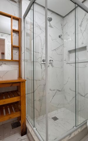 Casa para alugar com 226m², 4 quartos e 2 vagas Casa para alugar com 226m², 4 quartos e 2 vagasBanheiro Social