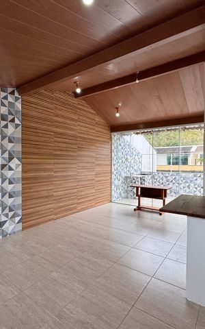 Casa para alugar com 226m², 4 quartos e 2 vagas Casa para alugar com 226m², 4 quartos e 2 vagasSalão