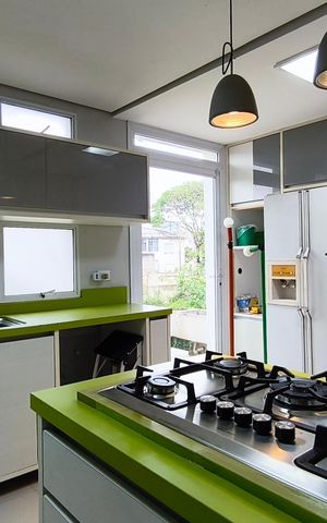 Casa à venda com 270m², 4 quartos e 2 vagas Casa à venda com 270m², 4 quartos e 2 vagasCozinha