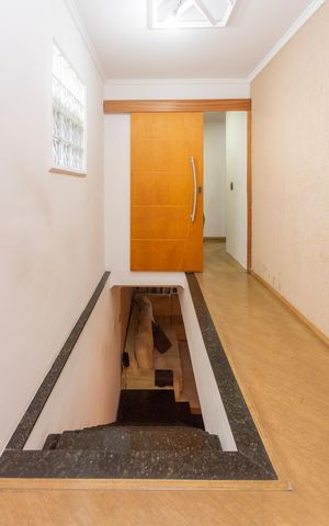 Casa à venda com 400m², 4 quartos e 3 vagasCorredor 