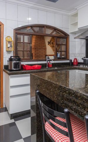 Casa à venda com 400m², 4 quartos e 3 vagasCozinha