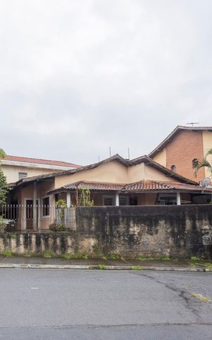 Casa à venda com 400m², 4 quartos e 3 vagasFachada