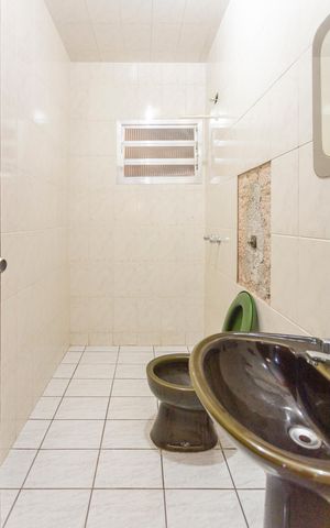 Casa à venda com 400m², 4 quartos e 3 vagasCasa 2 - Banheiro Social