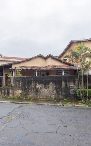 Casa à venda com 400m², 4 quartos e 3 vagasFachada