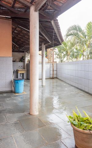Casa à venda com 400m², 4 quartos e 3 vagas Casa 2 - Quintal