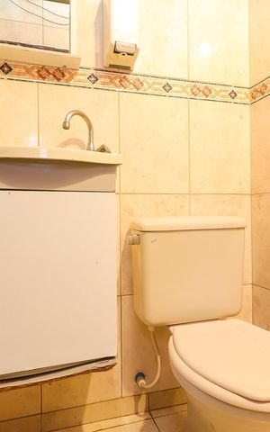 Casa à venda com 110m², 4 quartos e 2 vagas Casa à venda com 110m², 4 quartos e 2 vagasBanheiro do Terraço