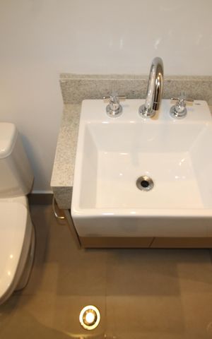 Apartamento para alugar com 56m², 2 quartos e 1 vagaBanheiro 2