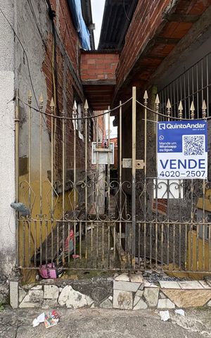 Casa para alugar com 220m², 3 quartos e sem vaga Casa para alugar com 220m², 3 quartos e sem vagaFachada