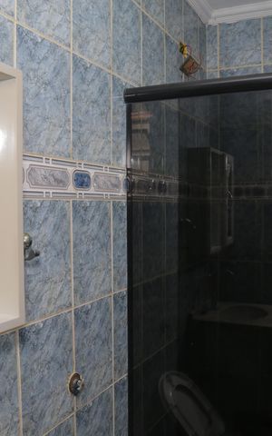 Casa à venda com 125m², 4 quartos e 2 vagas Casa à venda com 125m², 4 quartos e 2 vagasBanheiro do andar de baixo