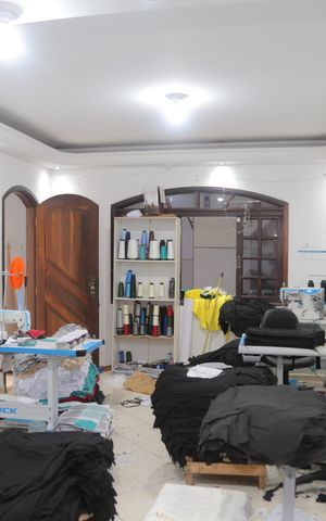 Casa à venda com 125m², 4 quartos e 2 vagas Casa à venda com 125m², 4 quartos e 2 vagasSala