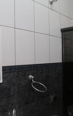 Casa à venda com 125m², 4 quartos e 2 vagas Casa à venda com 125m², 4 quartos e 2 vagasBanheiro do andar de cima