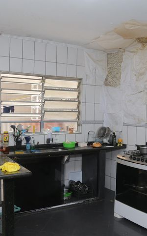 Casa à venda com 125m², 4 quartos e 2 vagas Casa à venda com 125m², 4 quartos e 2 vagasCozinha