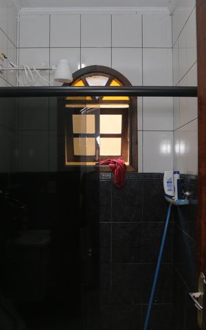 Casa à venda com 125m², 4 quartos e 2 vagas Casa à venda com 125m², 4 quartos e 2 vagasBanheiro do andar de cima