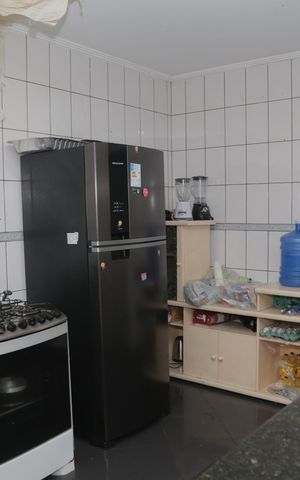 Casa à venda com 125m², 4 quartos e 2 vagas Casa à venda com 125m², 4 quartos e 2 vagasCozinha