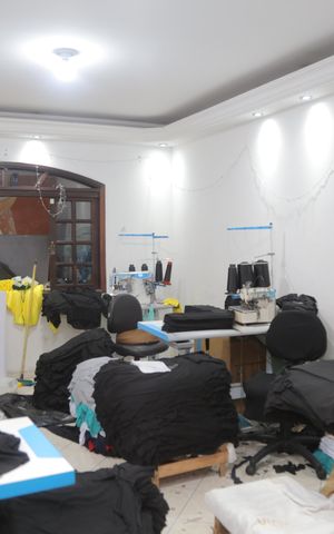 Casa à venda com 125m², 4 quartos e 2 vagas Casa à venda com 125m², 4 quartos e 2 vagasSala