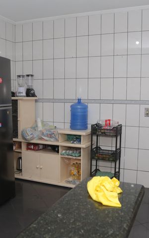 Casa à venda com 125m², 4 quartos e 2 vagas Casa à venda com 125m², 4 quartos e 2 vagasCozinha
