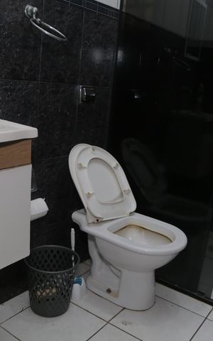 Casa à venda com 125m², 4 quartos e 2 vagas Casa à venda com 125m², 4 quartos e 2 vagasBanheiro do andar de cima