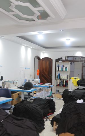Casa à venda com 125m², 4 quartos e 2 vagas Casa à venda com 125m², 4 quartos e 2 vagasSala