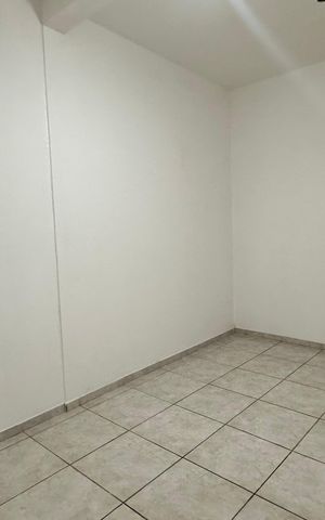 Casa para alugar com 39m², 1 quarto e 1 vaga