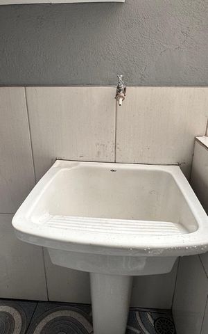Casa para alugar com 39m², 1 quarto e 1 vaga