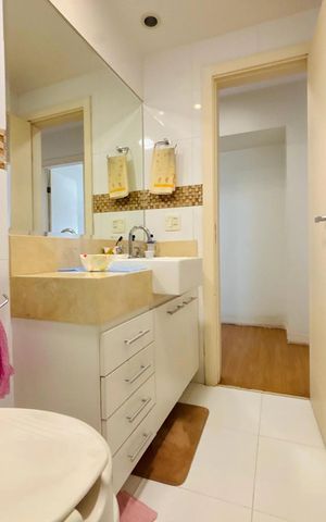 Apartamento à venda com 168m², 4 quartos e 1 vaga Apartamento à venda com 168m², 4 quartos e 1 vagaBanheiro