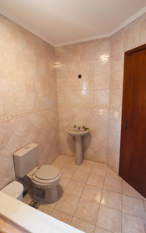Casa para alugar com 170m², 3 quartos e 1 vaga Casa para alugar com 170m², 3 quartos e 1 vagaBanheiro da Suíte