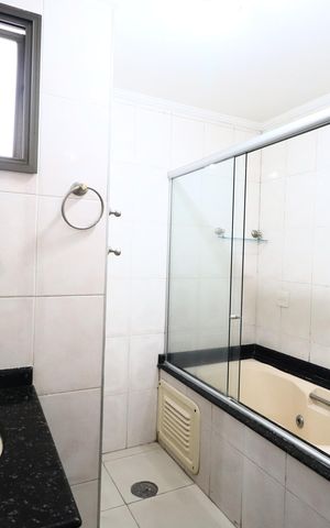 Apartamento para alugar com 156m², 4 quartos e 3 vagasBanheiro Social