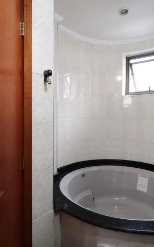 Apartamento para alugar com 156m², 4 quartos e 3 vagasBanheiro da Suíte