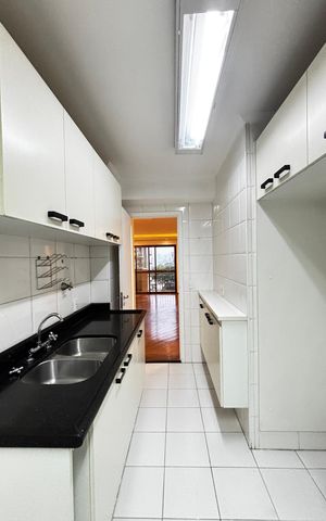 Apartamento à venda com 122m², 3 quartos e 2 vagas Apartamento à venda com 122m², 3 quartos e 2 vagasCozinha