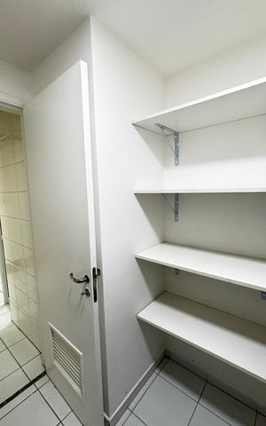 Apartamento à venda com 122m², 3 quartos e 2 vagas Apartamento à venda com 122m², 3 quartos e 2 vagasDespensa