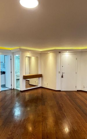Apartamento à venda com 122m², 3 quartos e 2 vagas Apartamento à venda com 122m², 3 quartos e 2 vagasSala
