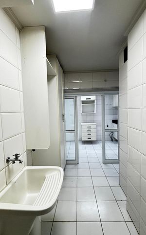 Apartamento à venda com 122m², 3 quartos e 2 vagas Apartamento à venda com 122m², 3 quartos e 2 vagasÁrea de serviço