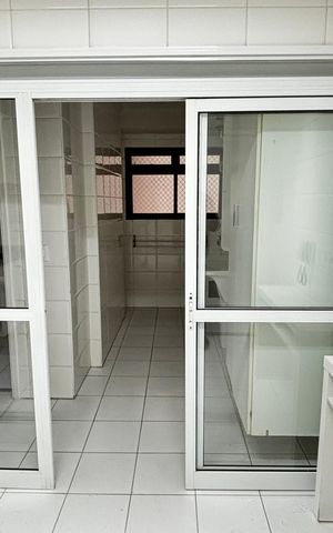 Apartamento à venda com 122m², 3 quartos e 2 vagas Apartamento à venda com 122m², 3 quartos e 2 vagasCozinha