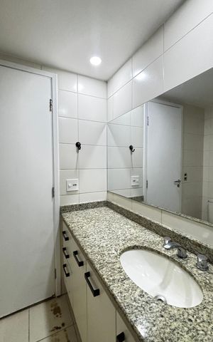 Apartamento à venda com 122m², 3 quartos e 2 vagas Apartamento à venda com 122m², 3 quartos e 2 vagasBanheiro da Suíte 1
