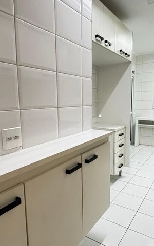 Apartamento à venda com 122m², 3 quartos e 2 vagas Apartamento à venda com 122m², 3 quartos e 2 vagasCozinha