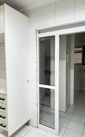 Apartamento à venda com 122m², 3 quartos e 2 vagas Apartamento à venda com 122m², 3 quartos e 2 vagasCozinha