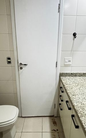 Apartamento à venda com 122m², 3 quartos e 2 vagas Apartamento à venda com 122m², 3 quartos e 2 vagasBanheiro da Suíte 1