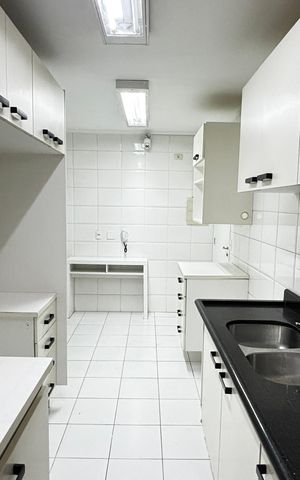 Apartamento à venda com 122m², 3 quartos e 2 vagas Apartamento à venda com 122m², 3 quartos e 2 vagasCozinha