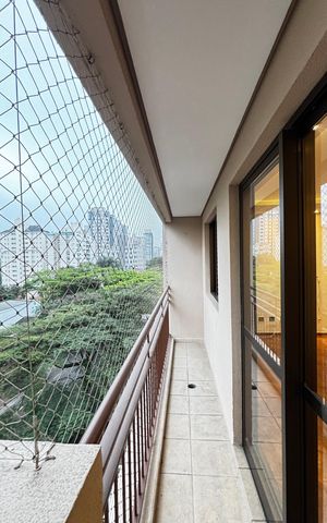 Apartamento à venda com 122m², 3 quartos e 2 vagas Apartamento à venda com 122m², 3 quartos e 2 vagasVaranda da Sala