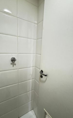 Apartamento à venda com 122m², 3 quartos e 2 vagas Apartamento à venda com 122m², 3 quartos e 2 vagasBanheiro de serviço